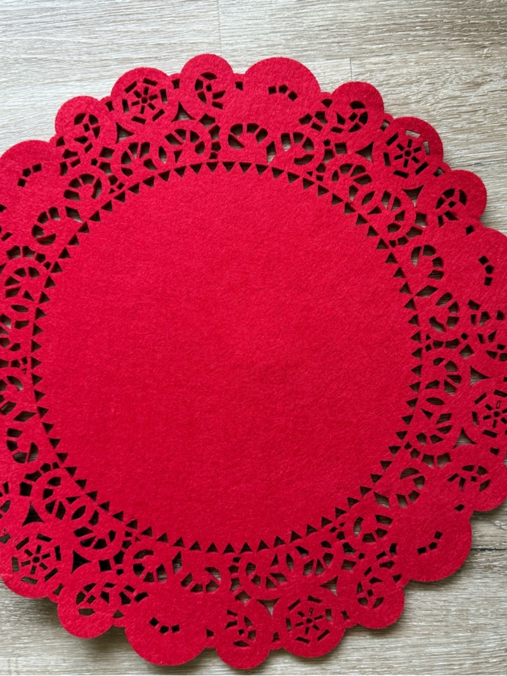 Red Felt Decorative Doily Placemat - Home Party Supplies